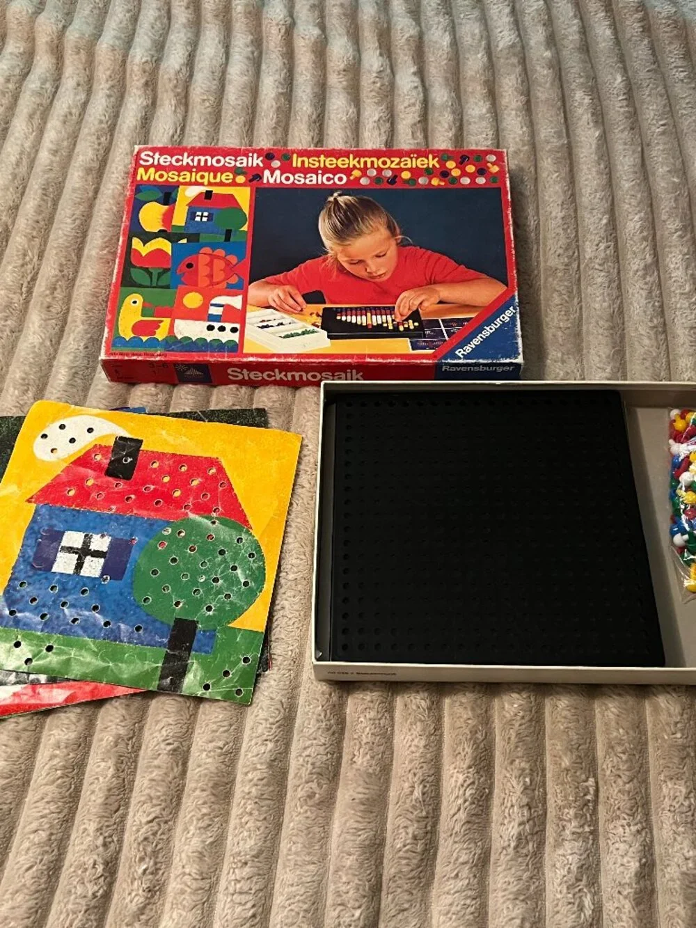 RAVENSBURGER STECKMOSAIK PEG BOARD ACTIVITY SET-GUC!